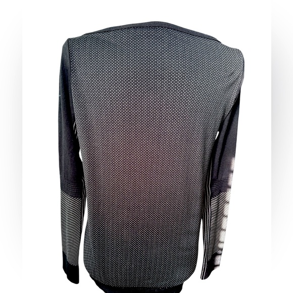 Nike, Better World, Long Sleeve Reflective Dri-Fit Running Top, Size Sma - Picture 2 of 9